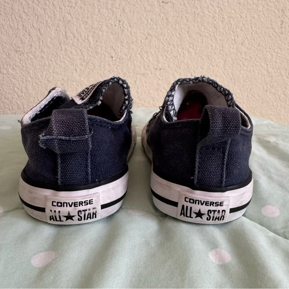 Converse Velcro Blue Kids Sneaker size 6